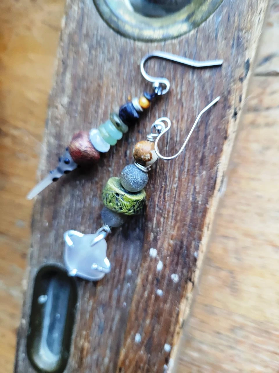 Eclectic, asymmetrical, tribal, grungy earrings: glass pebbles.. – photo 7